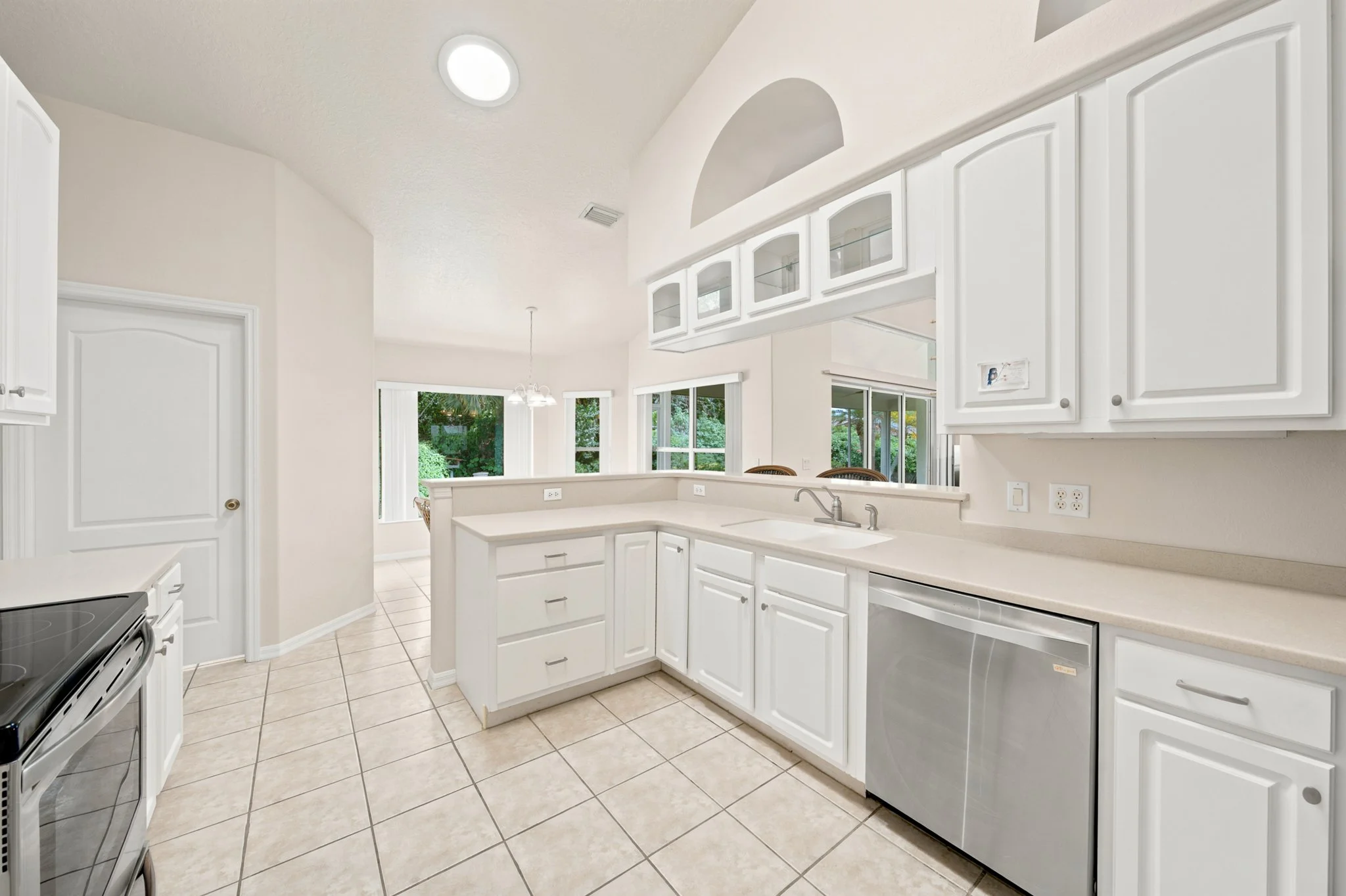 kitchen 2.jpg