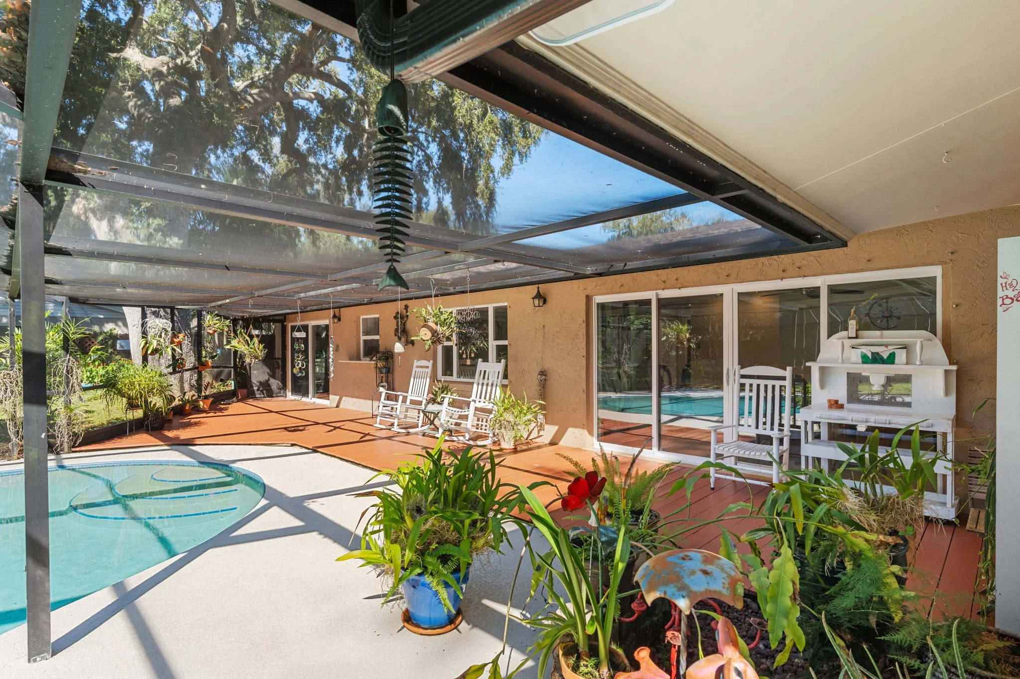 backporch:pooldeck 2.jpg