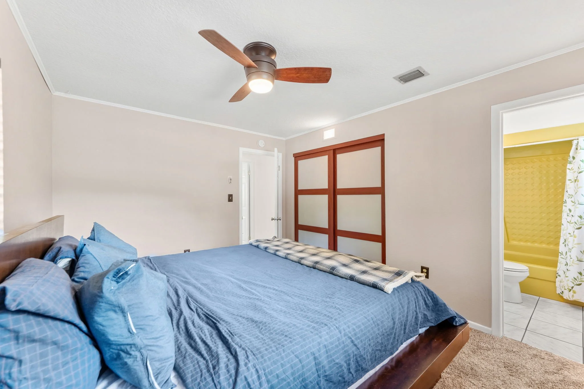 primary bed 1.jpg
