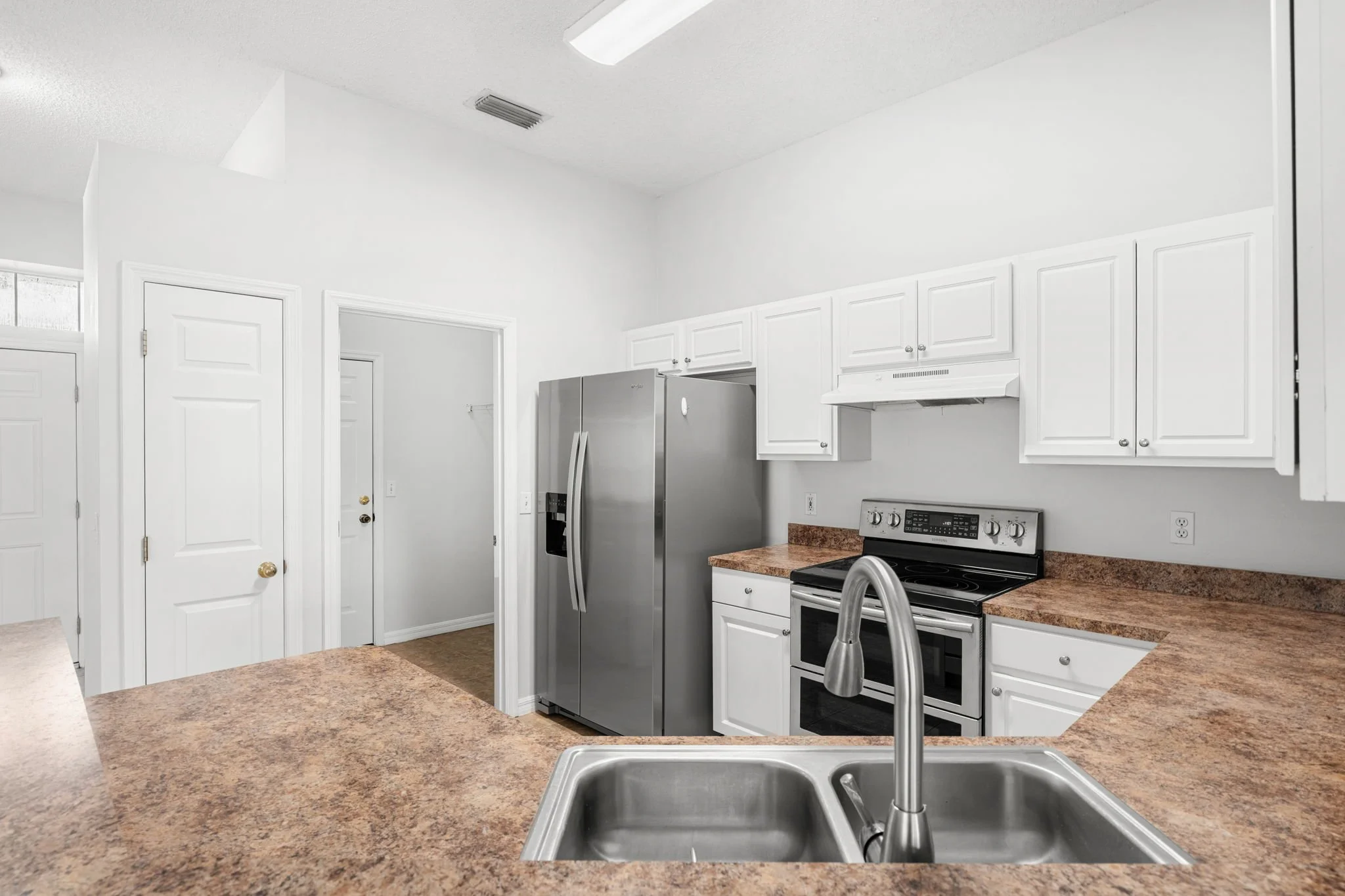 kitchen 3.jpg