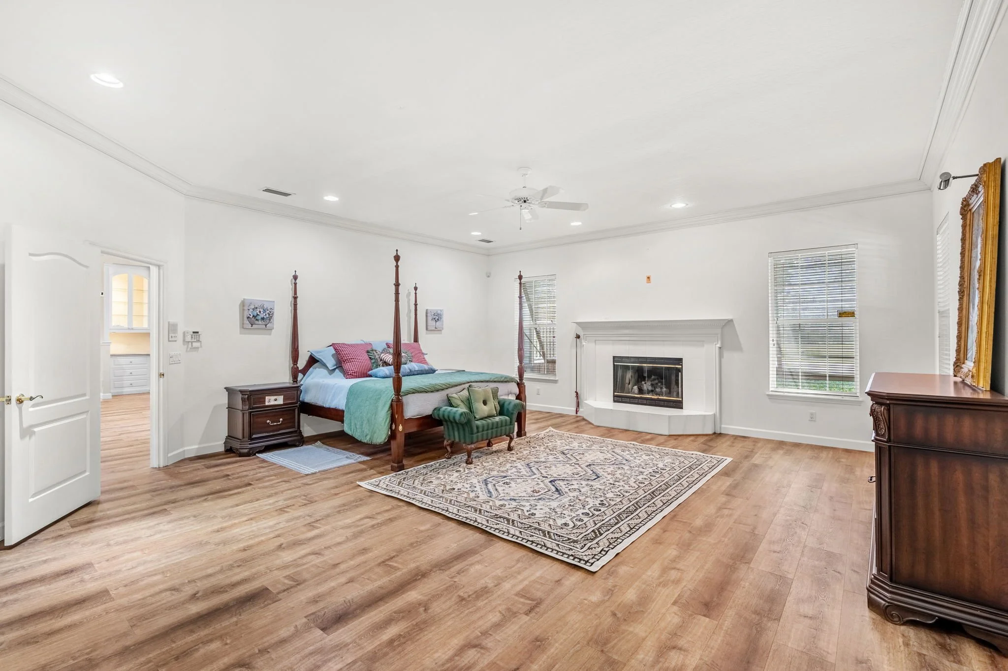 primary bedroom 2.jpg