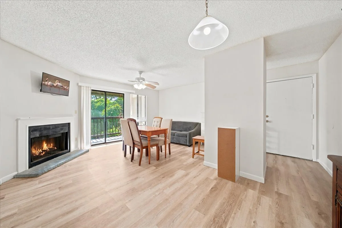 Living Room 1.jpg