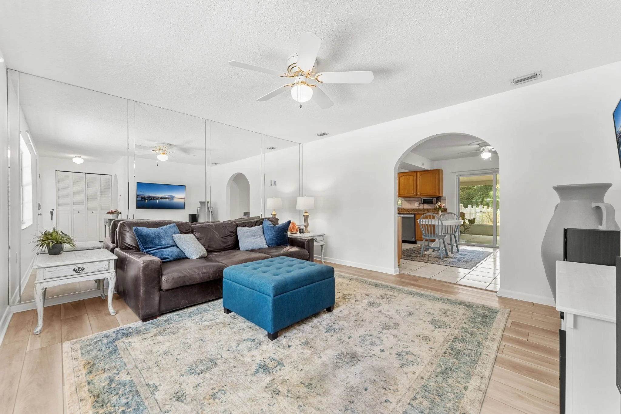 familyroom 1.jpg