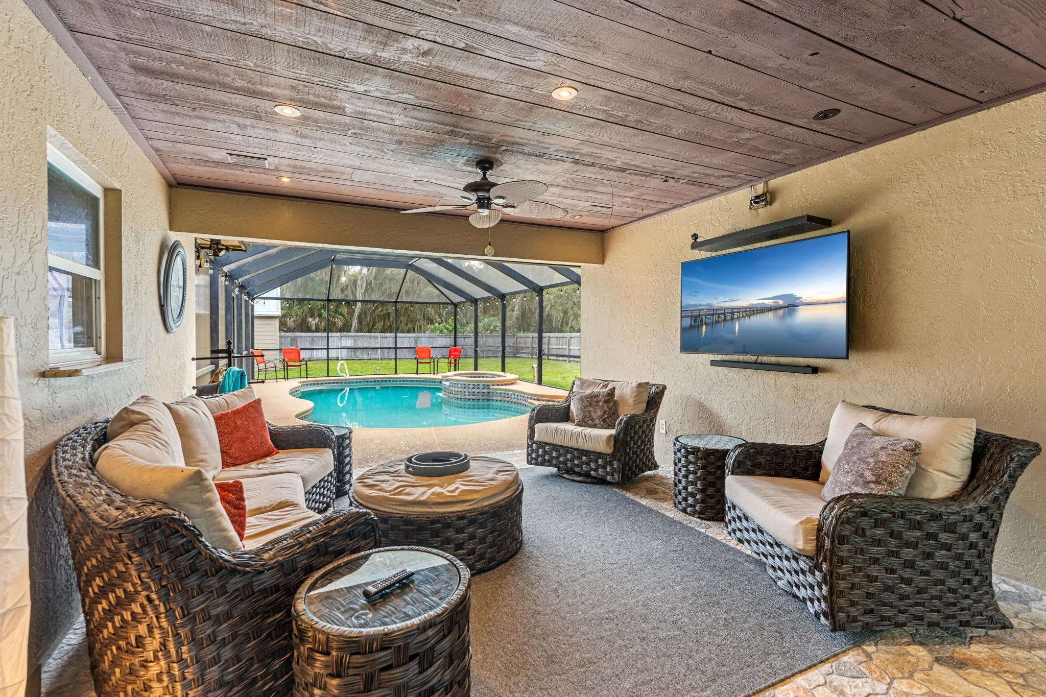 covered patio 1.jpg