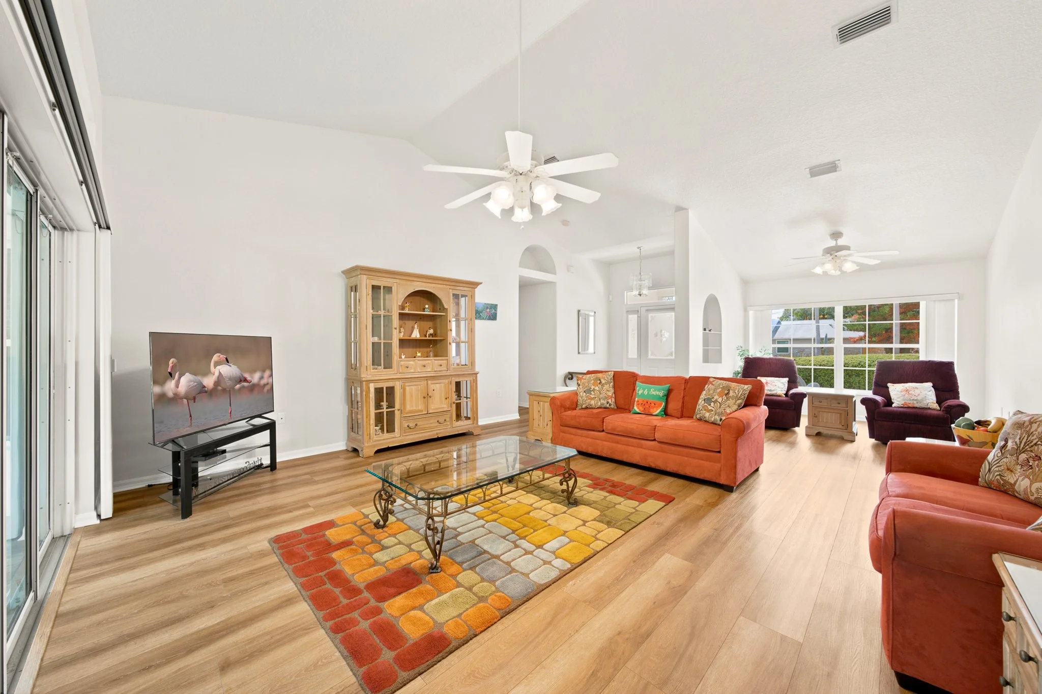 livingroom 2.jpg