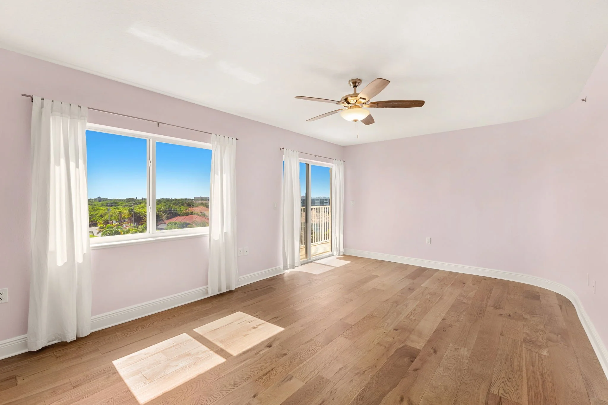 primary bedroom 3.jpg