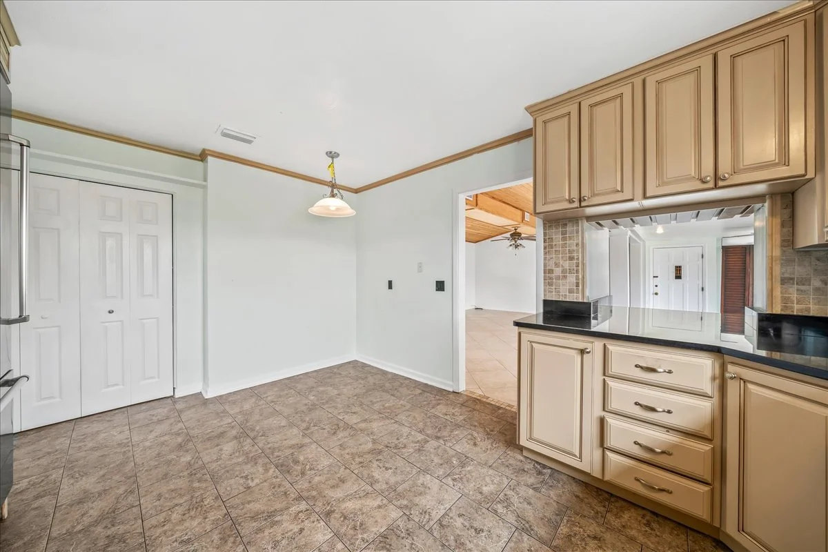 kitchen 2.jpg