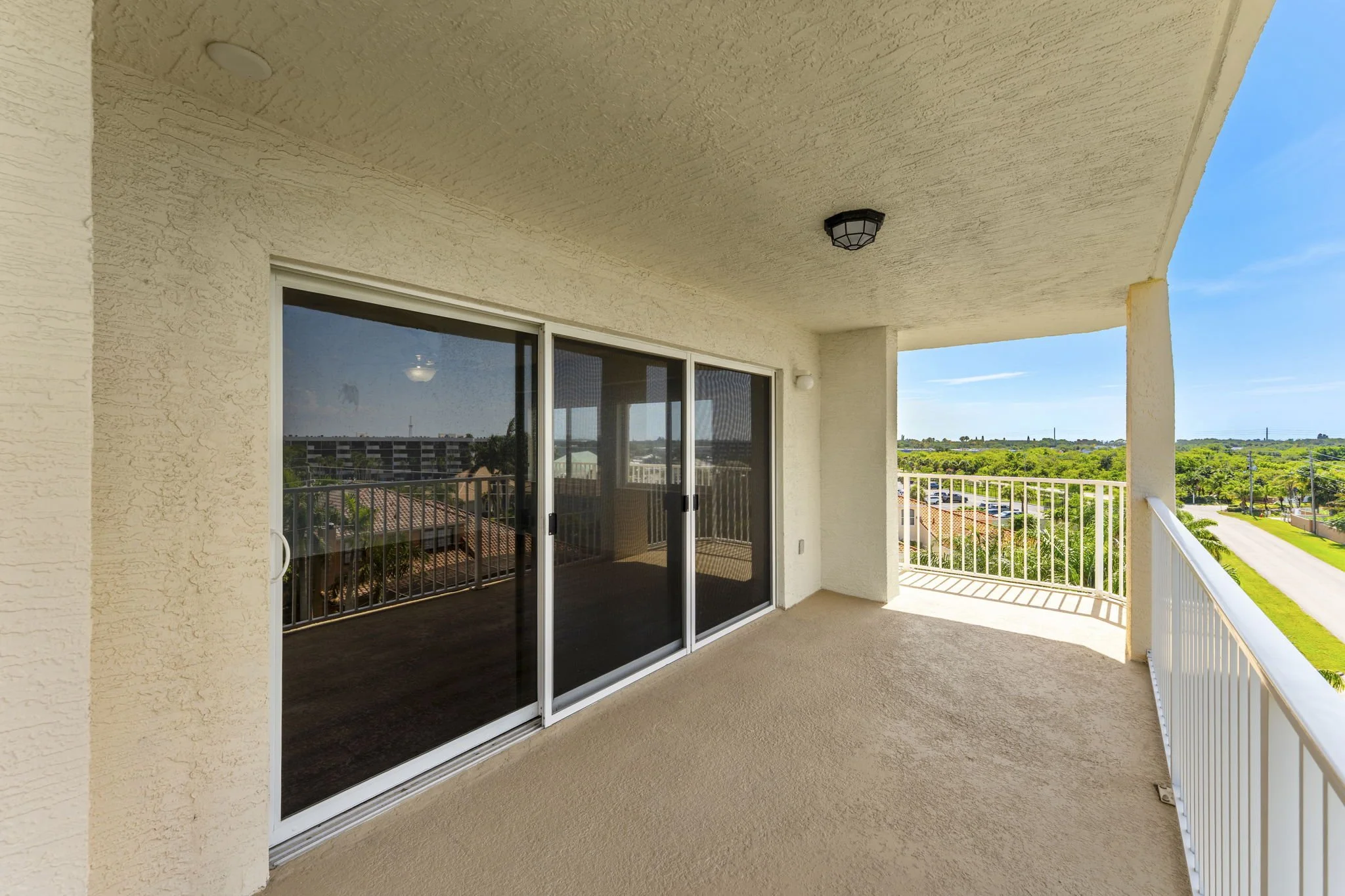 balcony 3.jpg