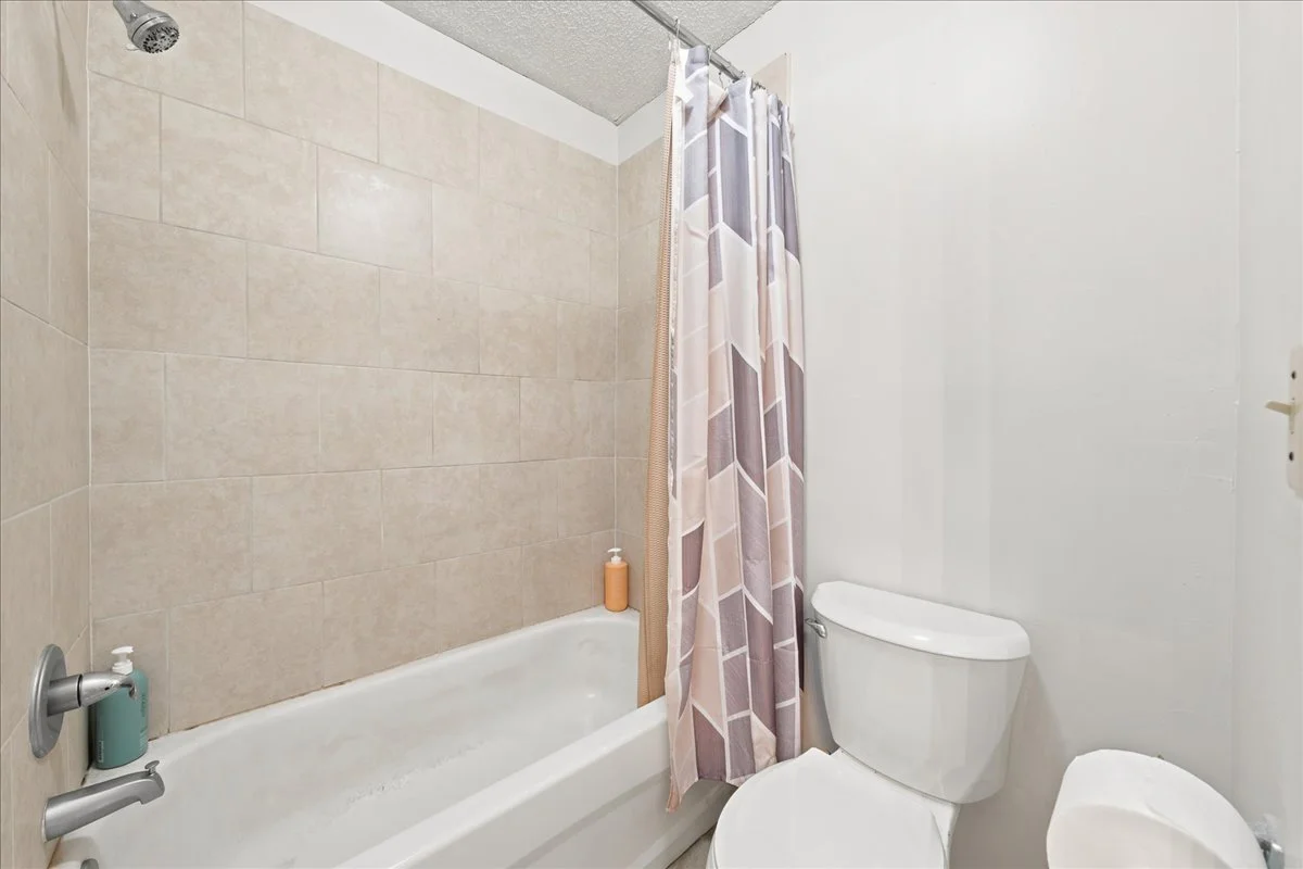 Hall Bath 2-2.jpg
