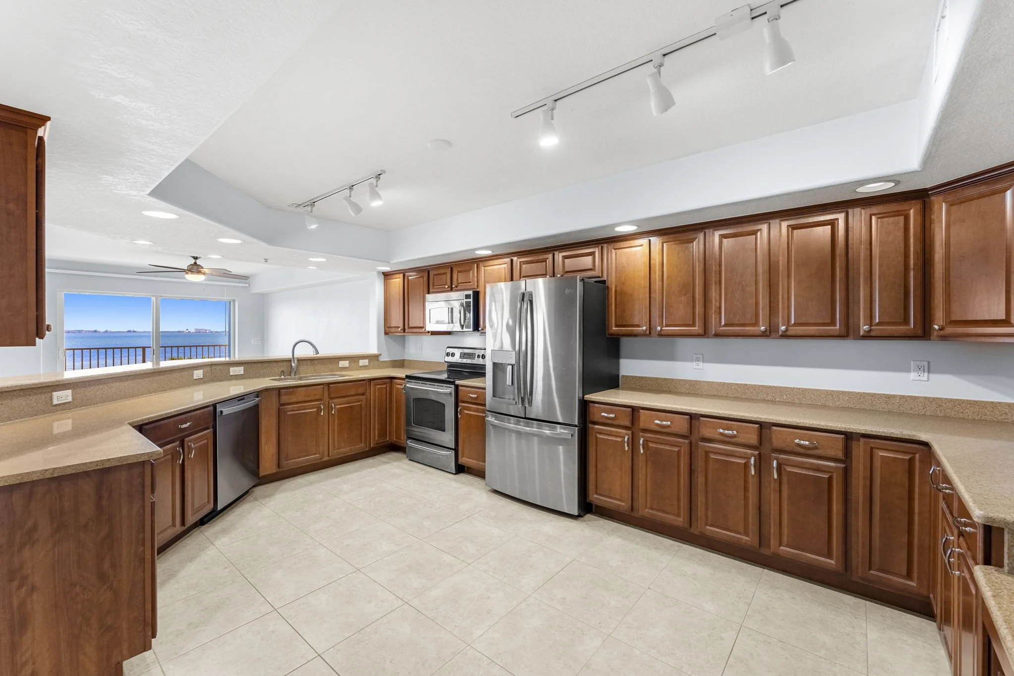 kitchen 6.jpg