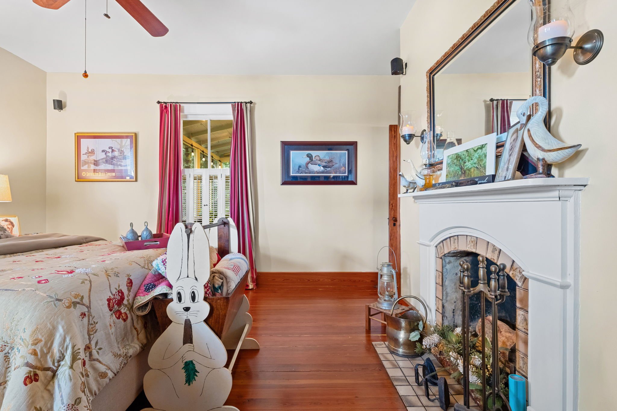 downstairs bedroom 1.jpg