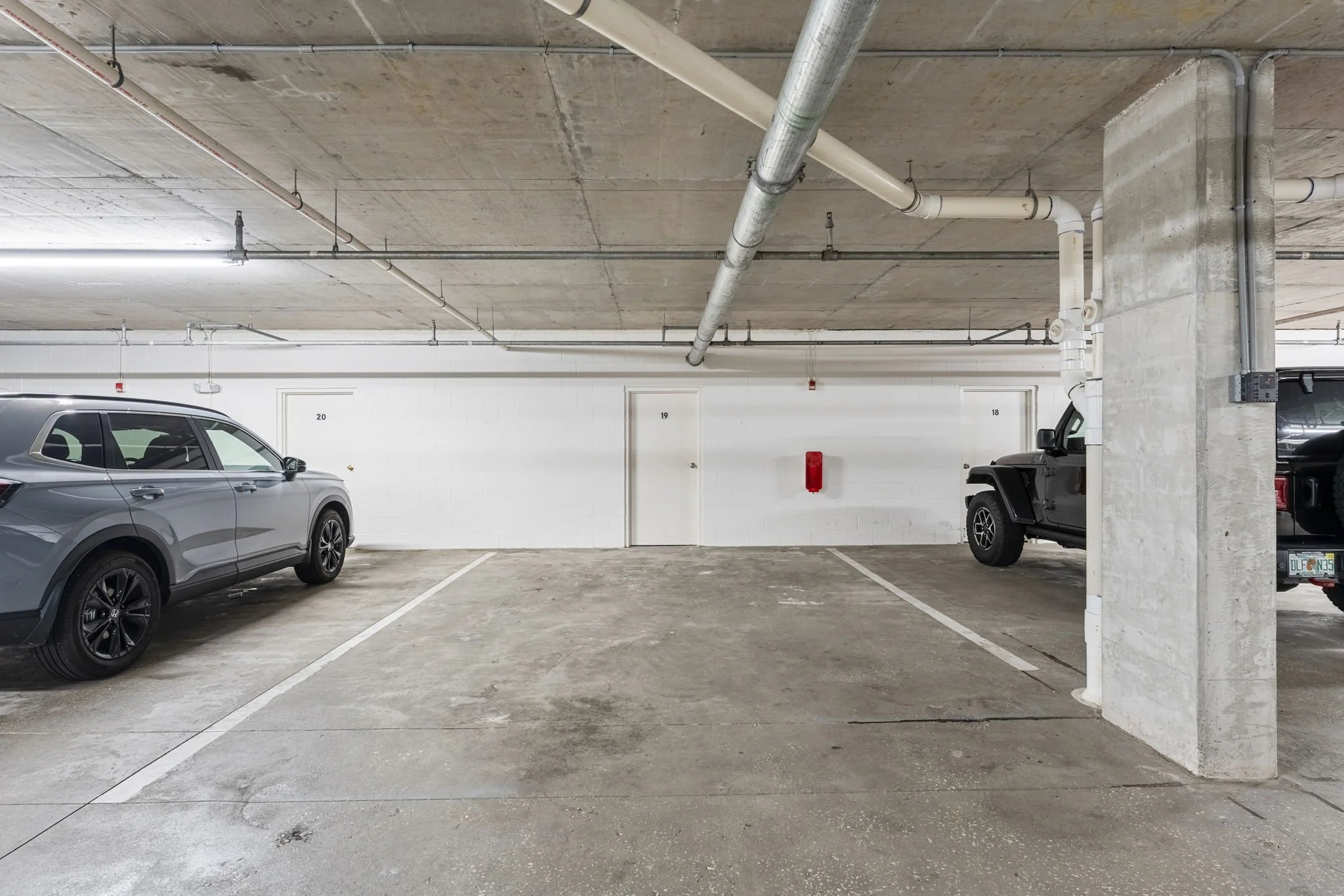 parking space:garage.jpg
