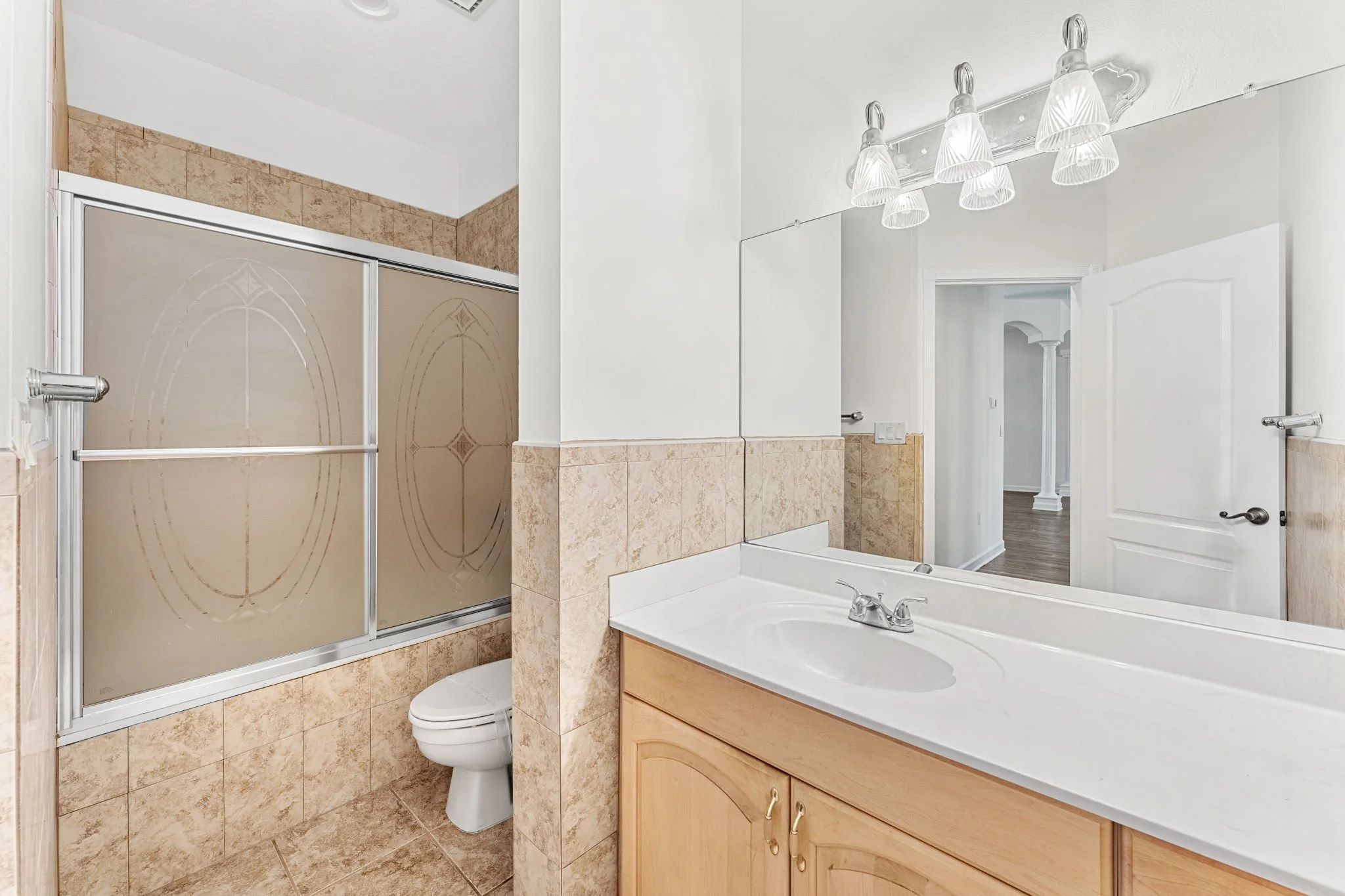 Hall bathroom.jpg