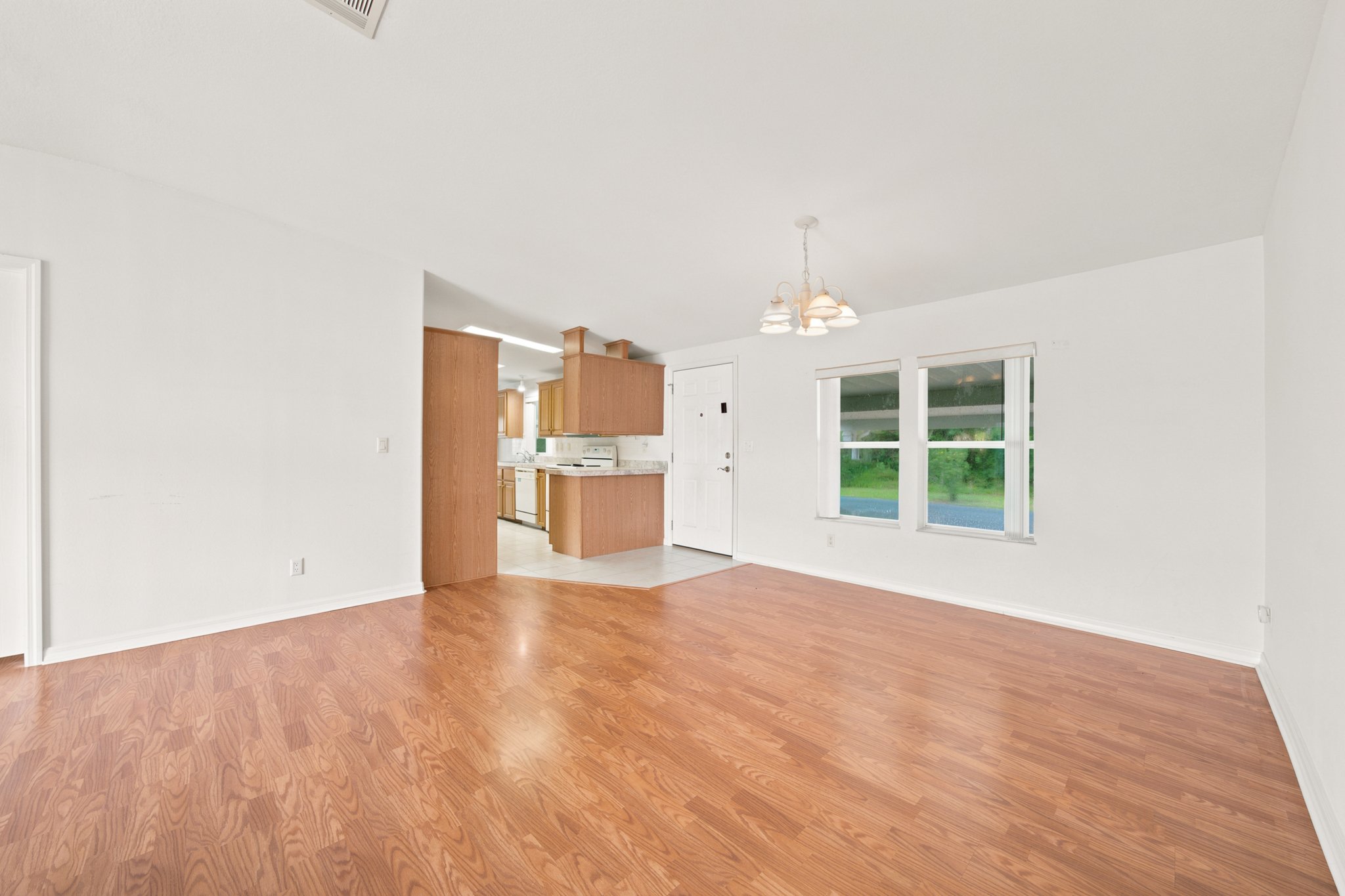 dining area 2.jpg