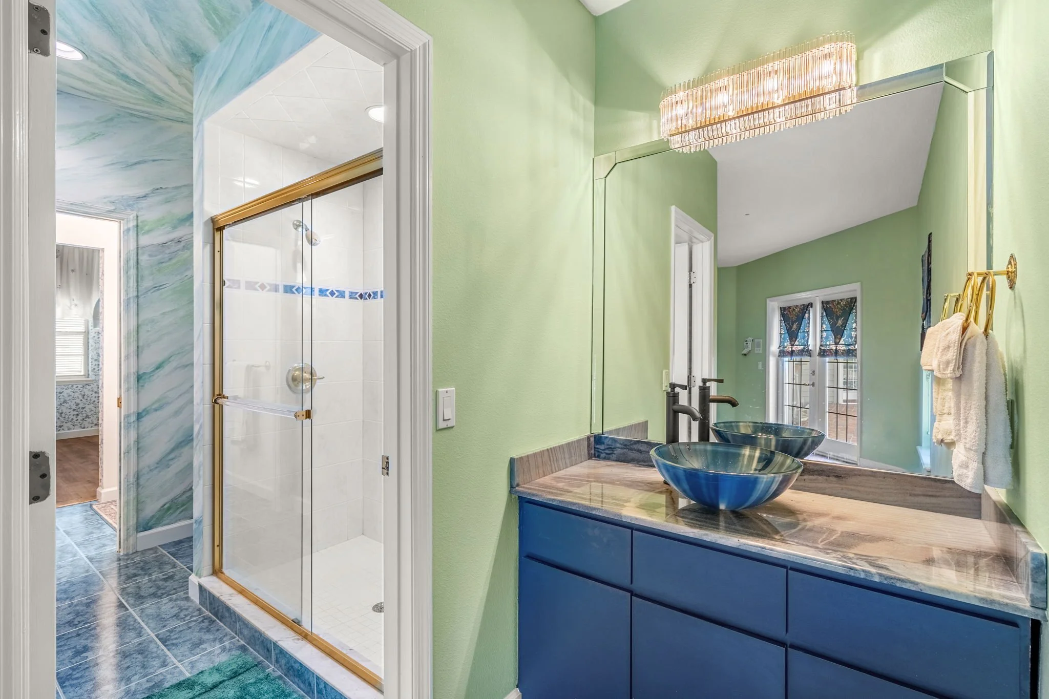 jack and jill bath 2.jpg