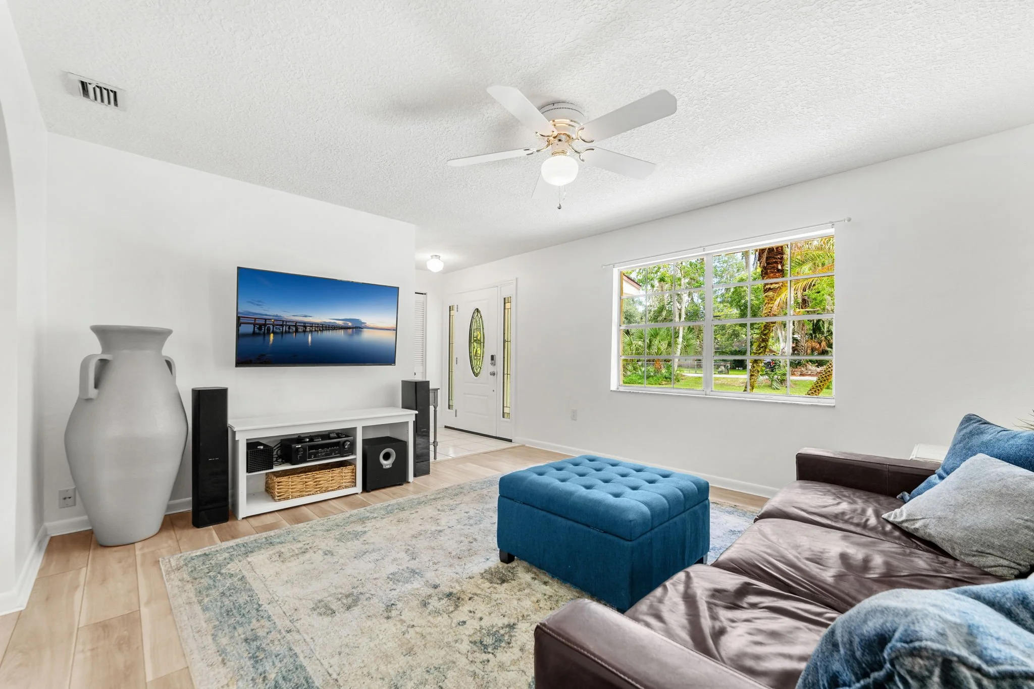 familyroom 2.jpg