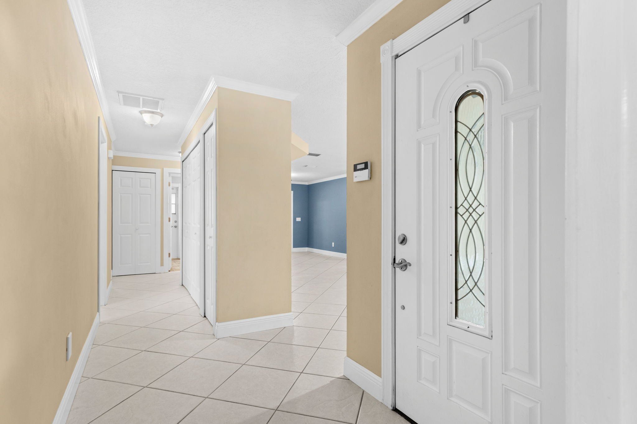 foyer 2.jpg