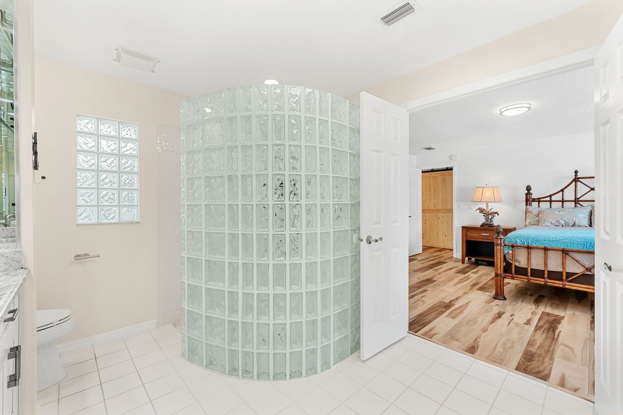 primary bath 2.jpg