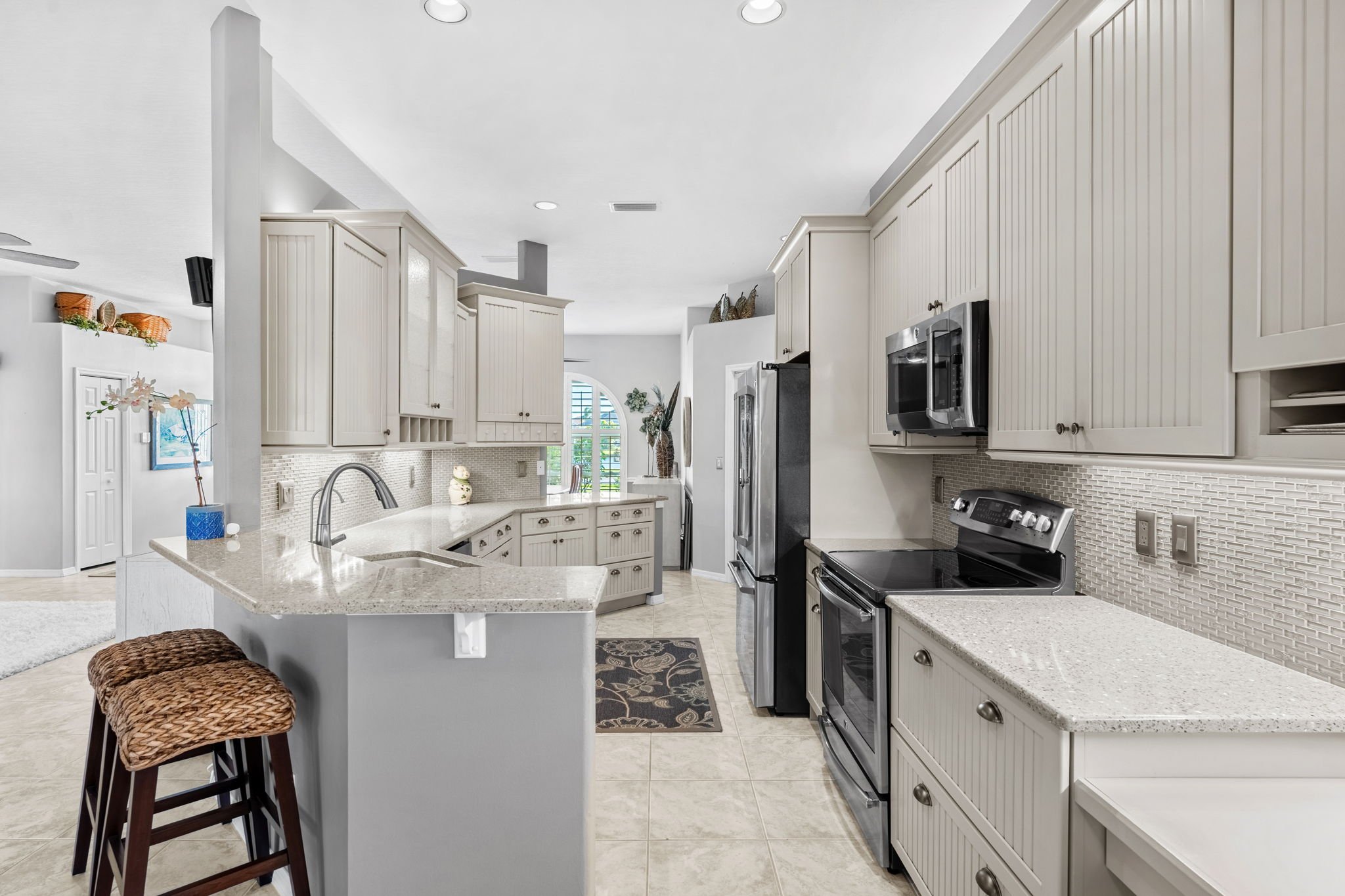 kitchen 2.jpg