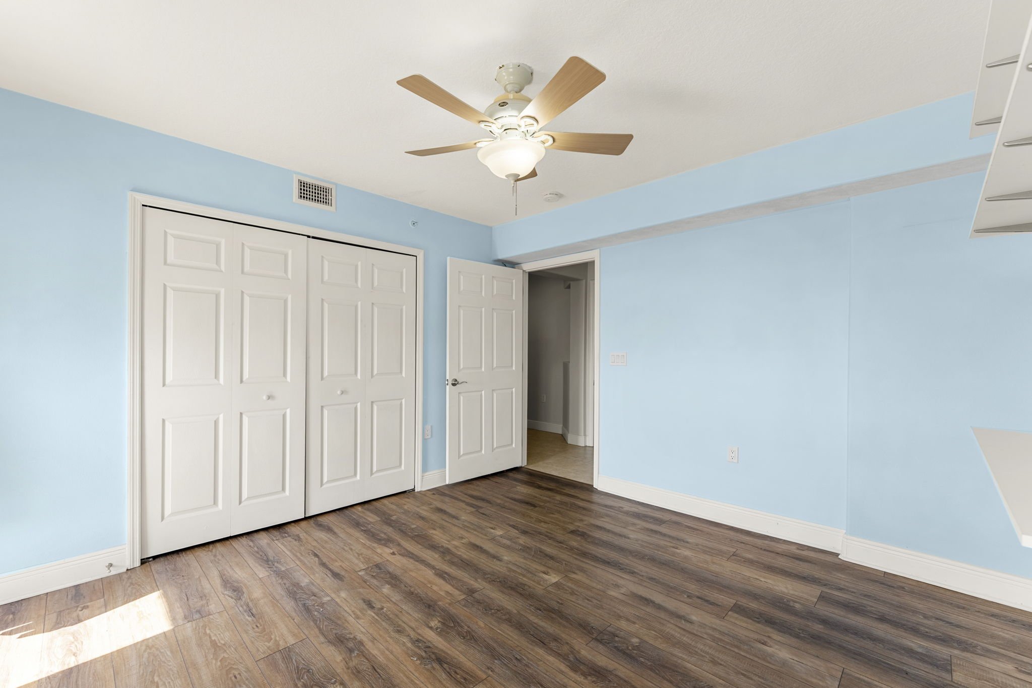 bedroom 2-2.jpg