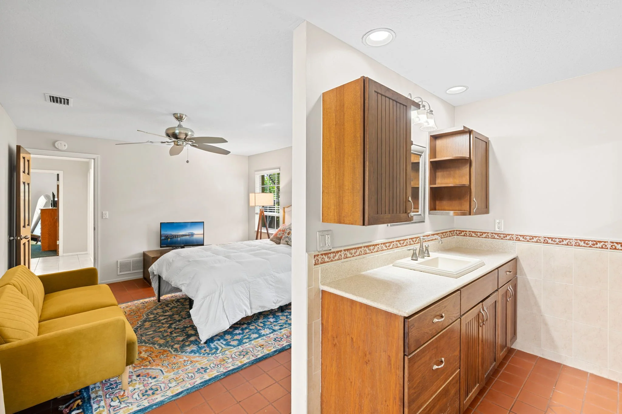 primary bedroom 3.jpg