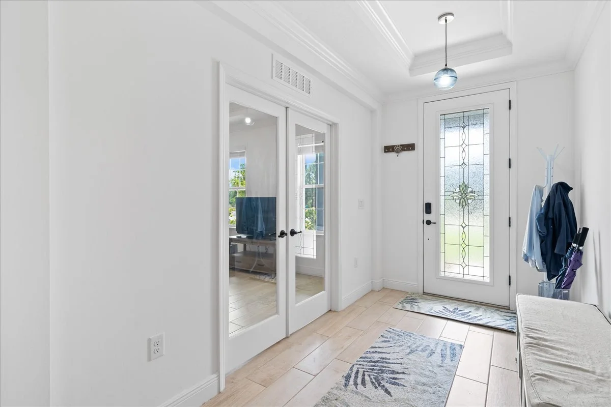 foyer.jpg