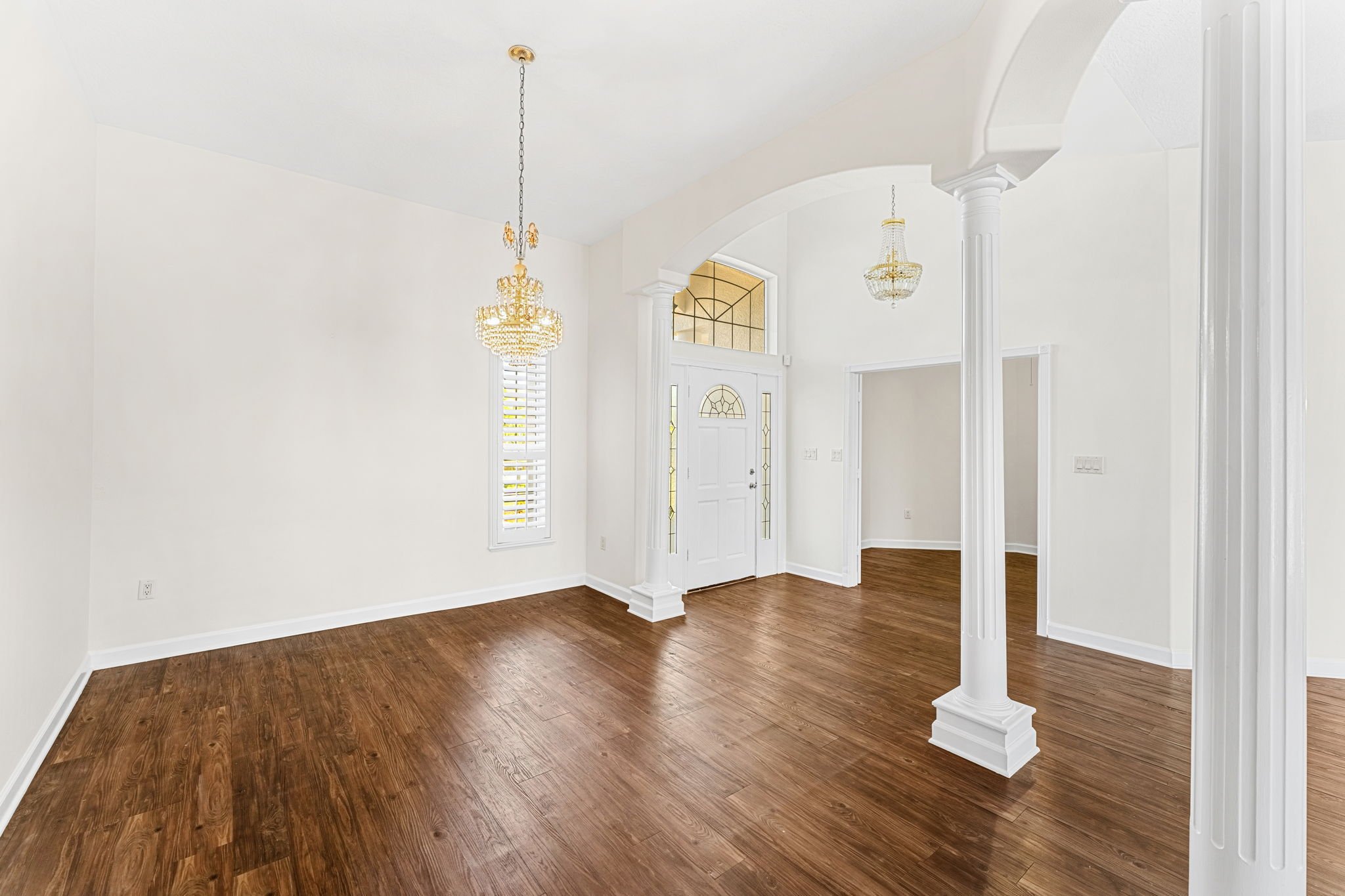 foyer 3.jpg