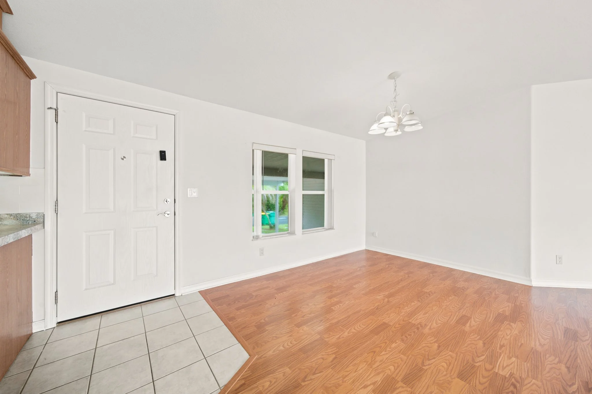 dining area 1.jpg