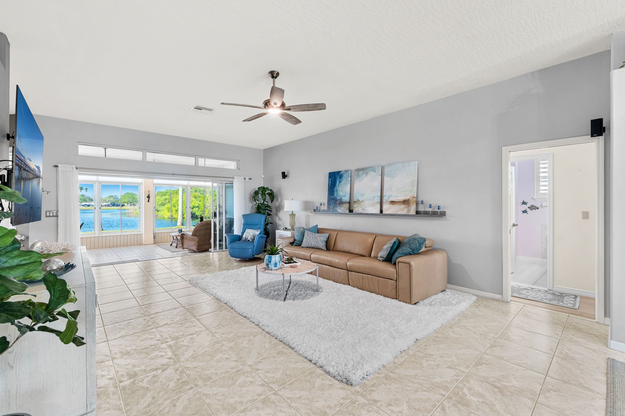 livingroom 1.jpg