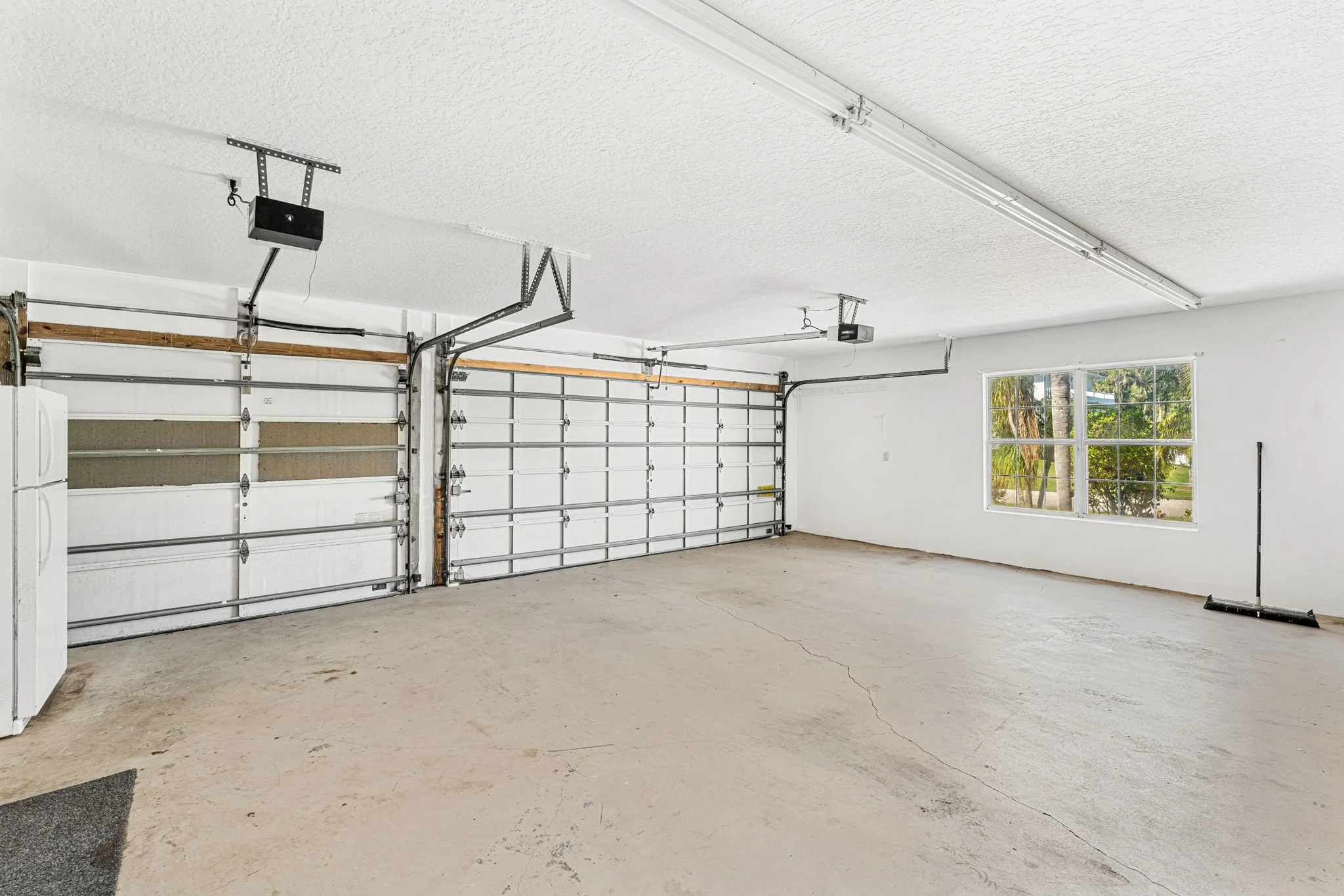 garage.jpg