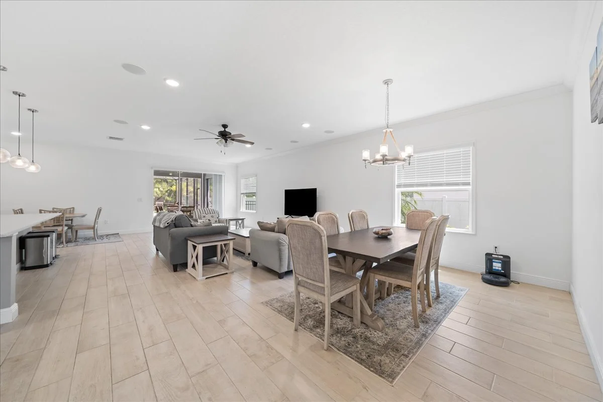 livingroom 1.jpg