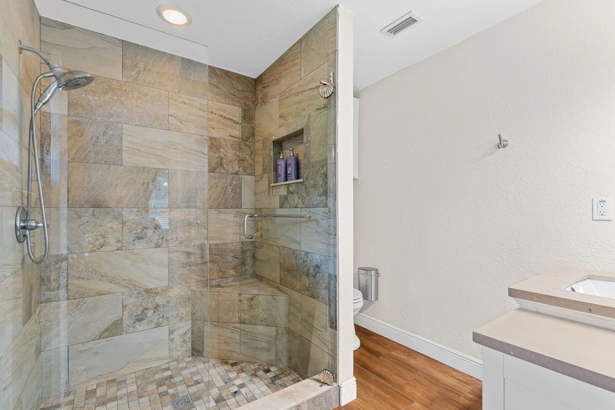 primary bath 1.jpg