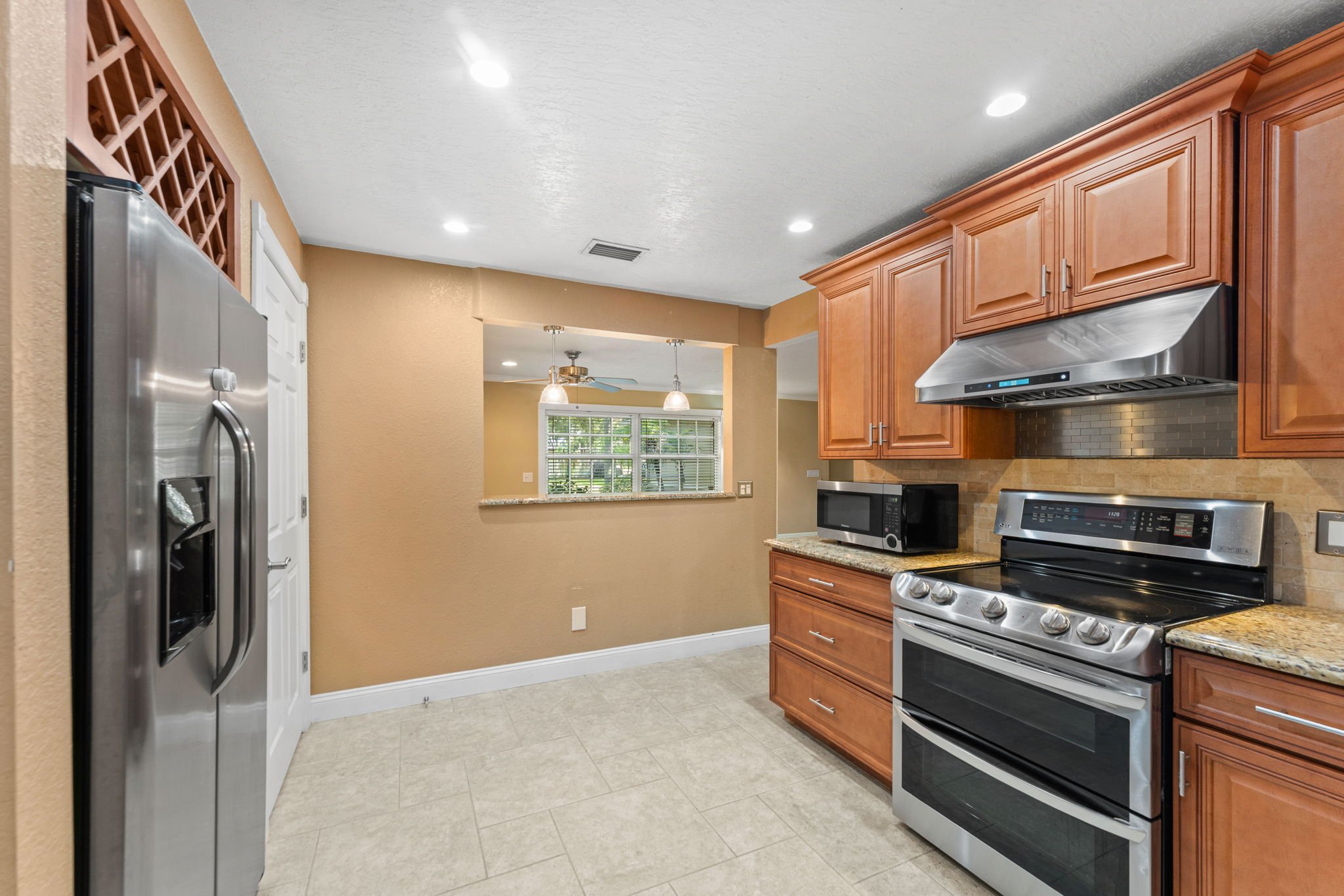 kitchen 4.jpg