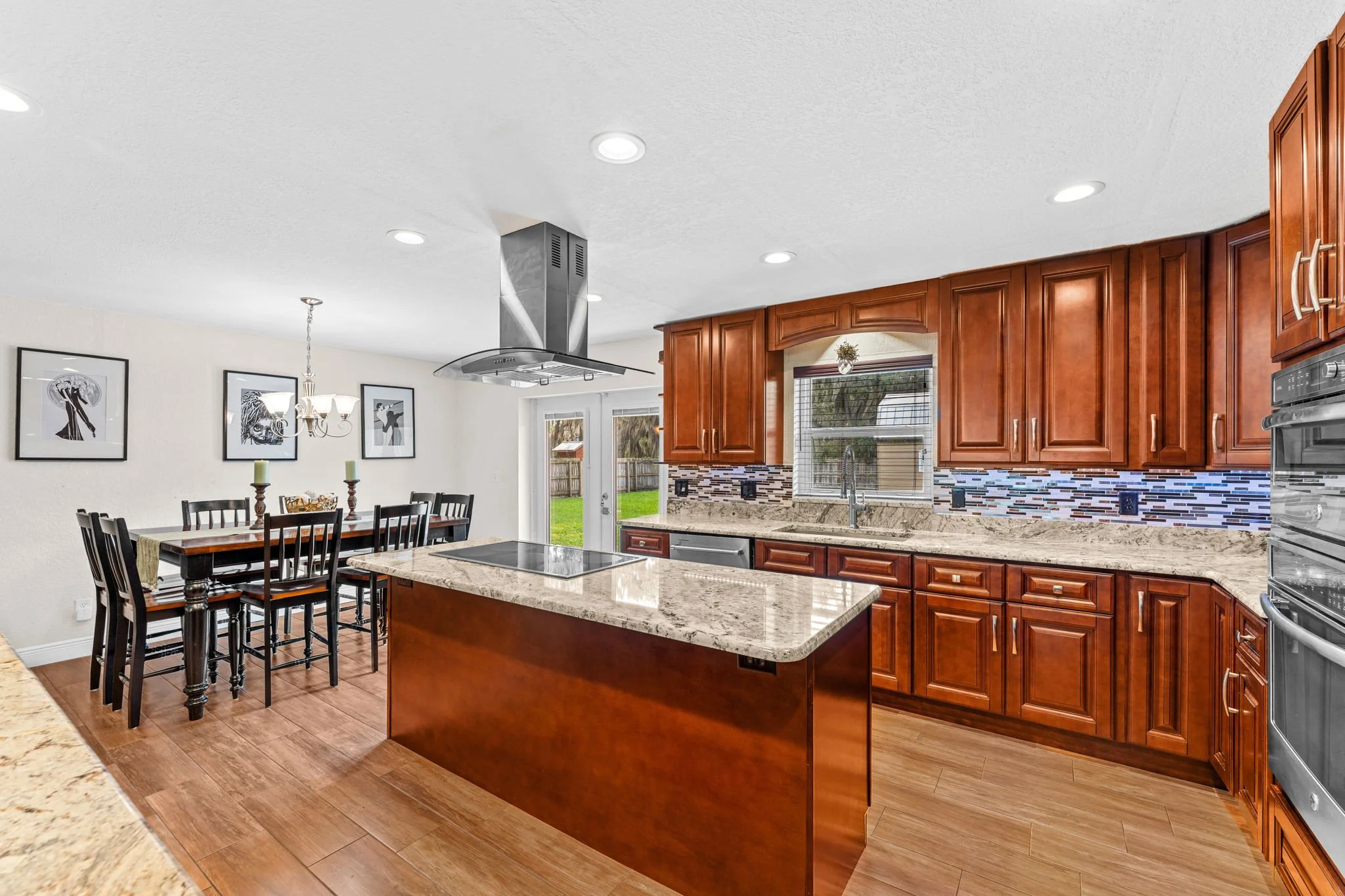 kitchen 8.jpg