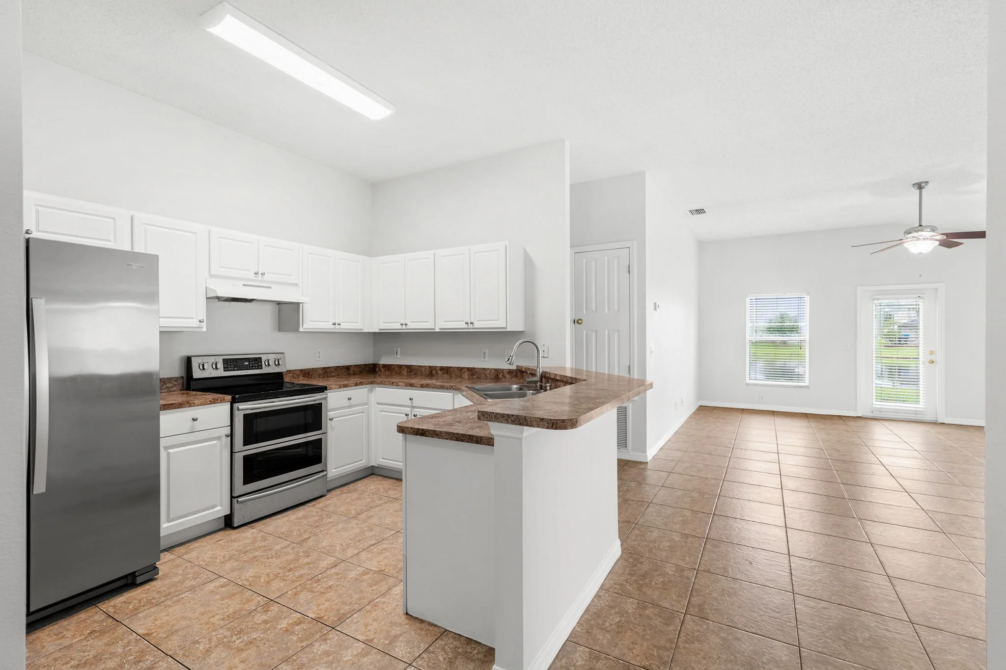 kitchen 1.jpg