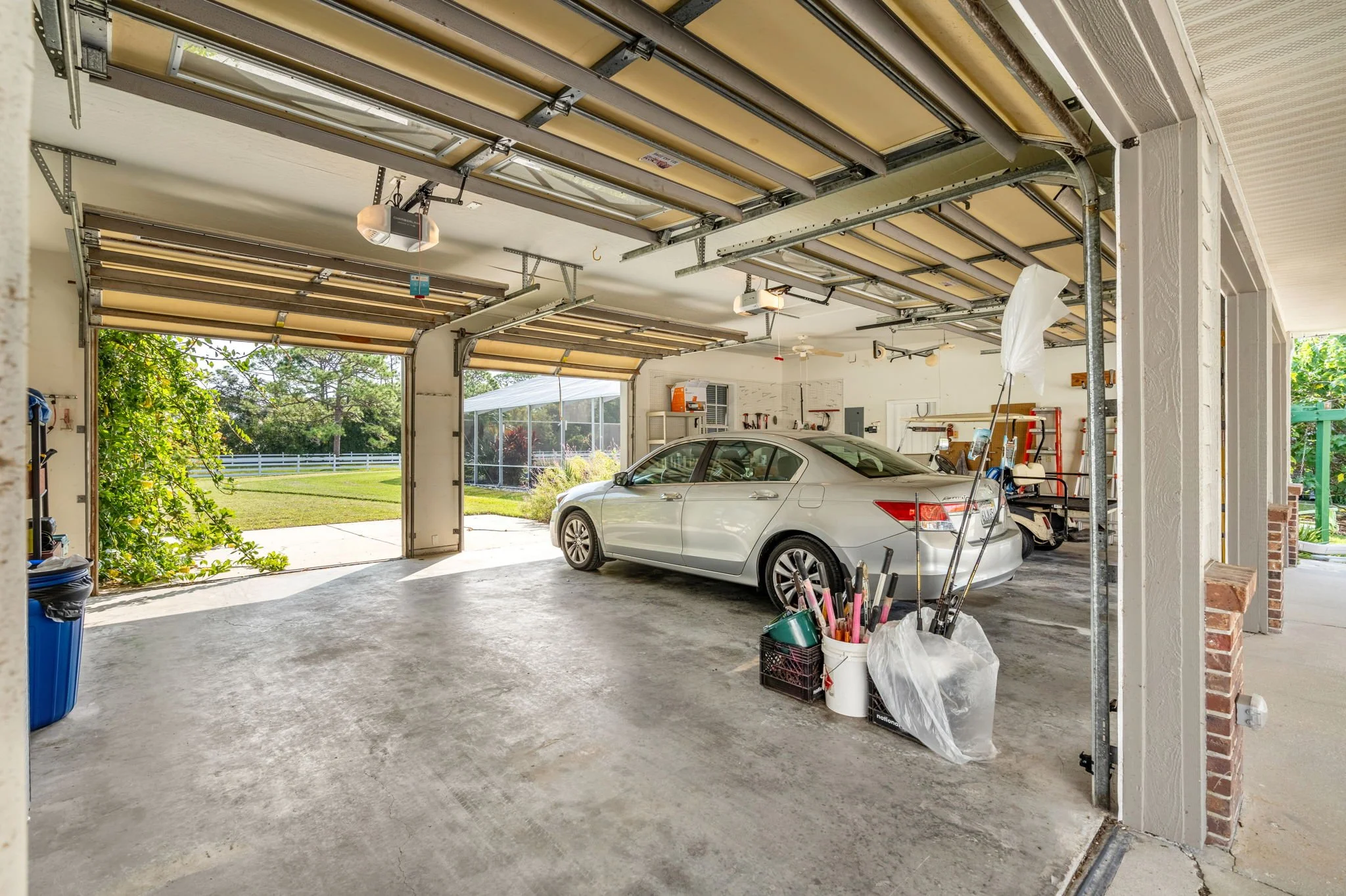 three car garage 2.jpg