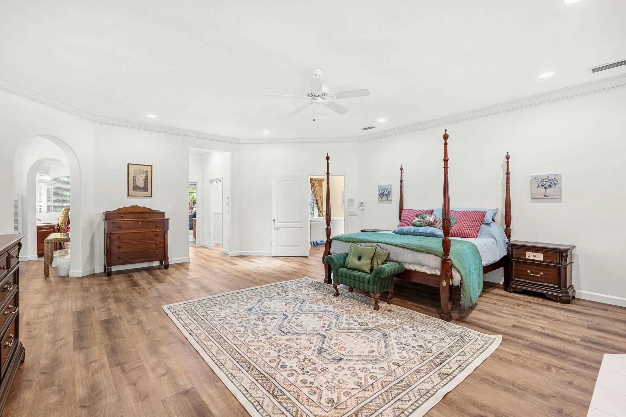 primary bedroom 3.jpg