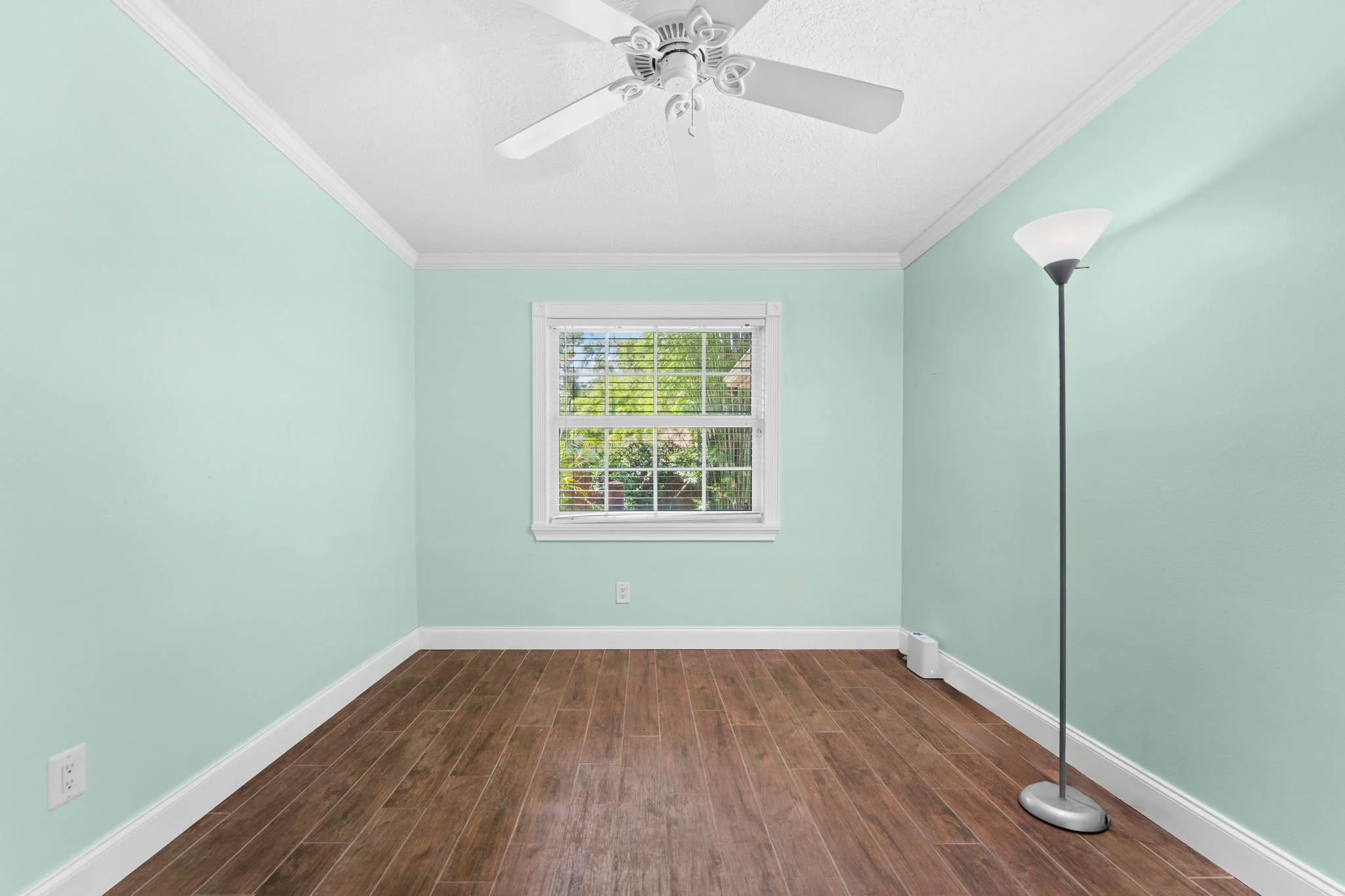 bedroom 3-2.jpg