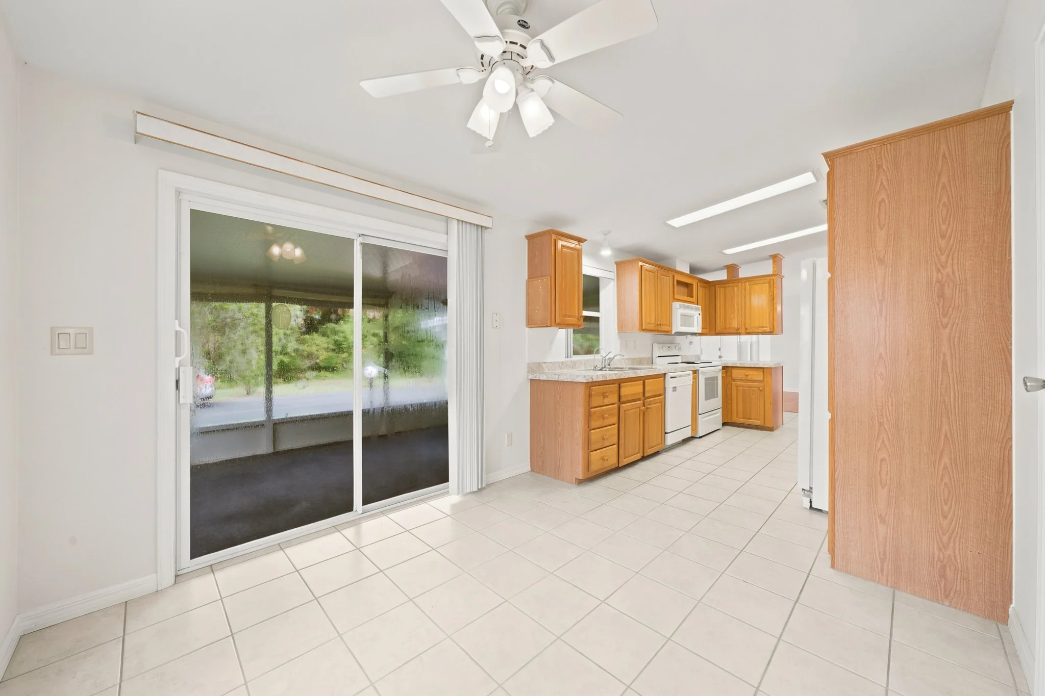 kitchen 2.jpg