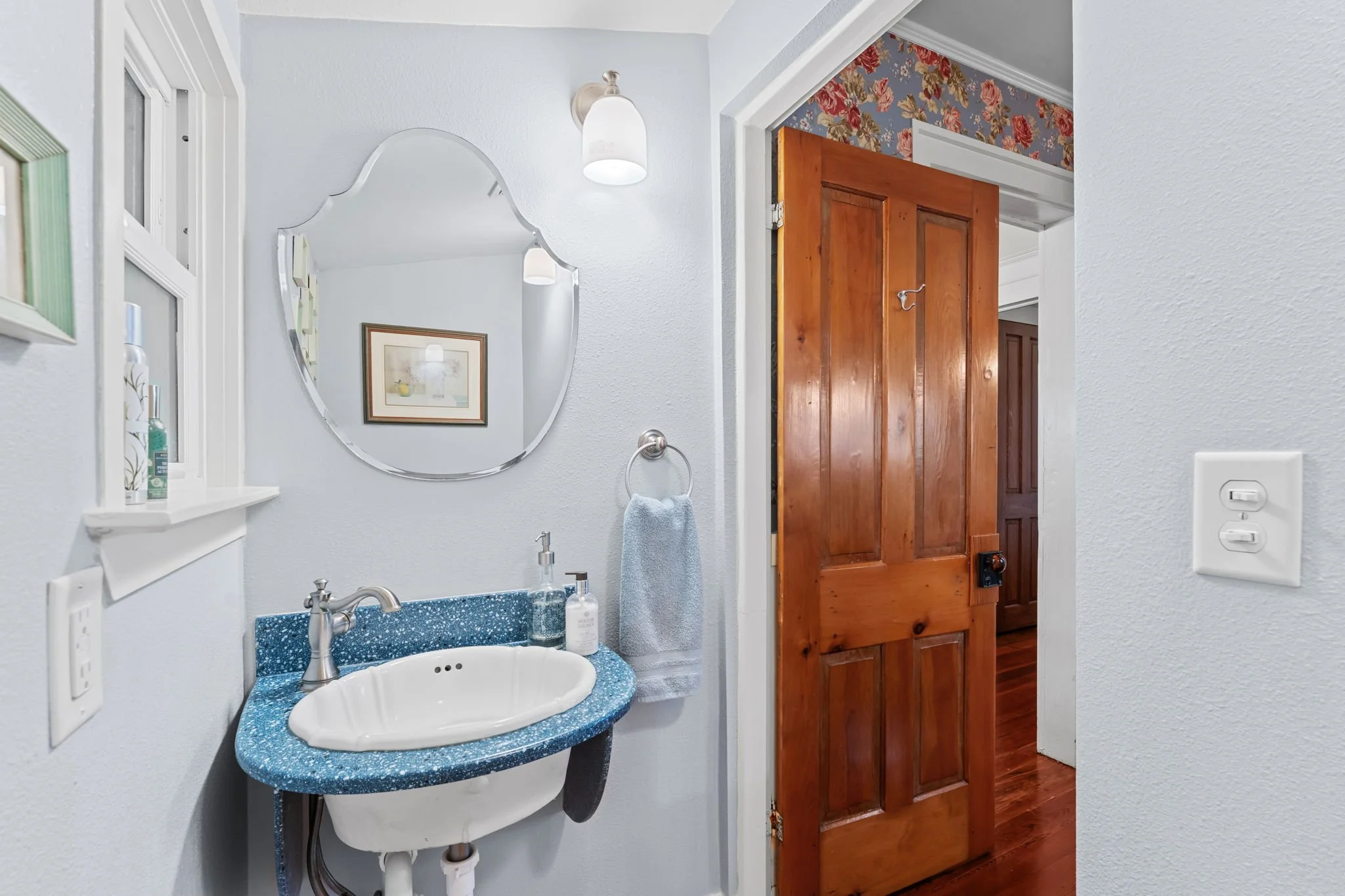 half bath off dining.jpg