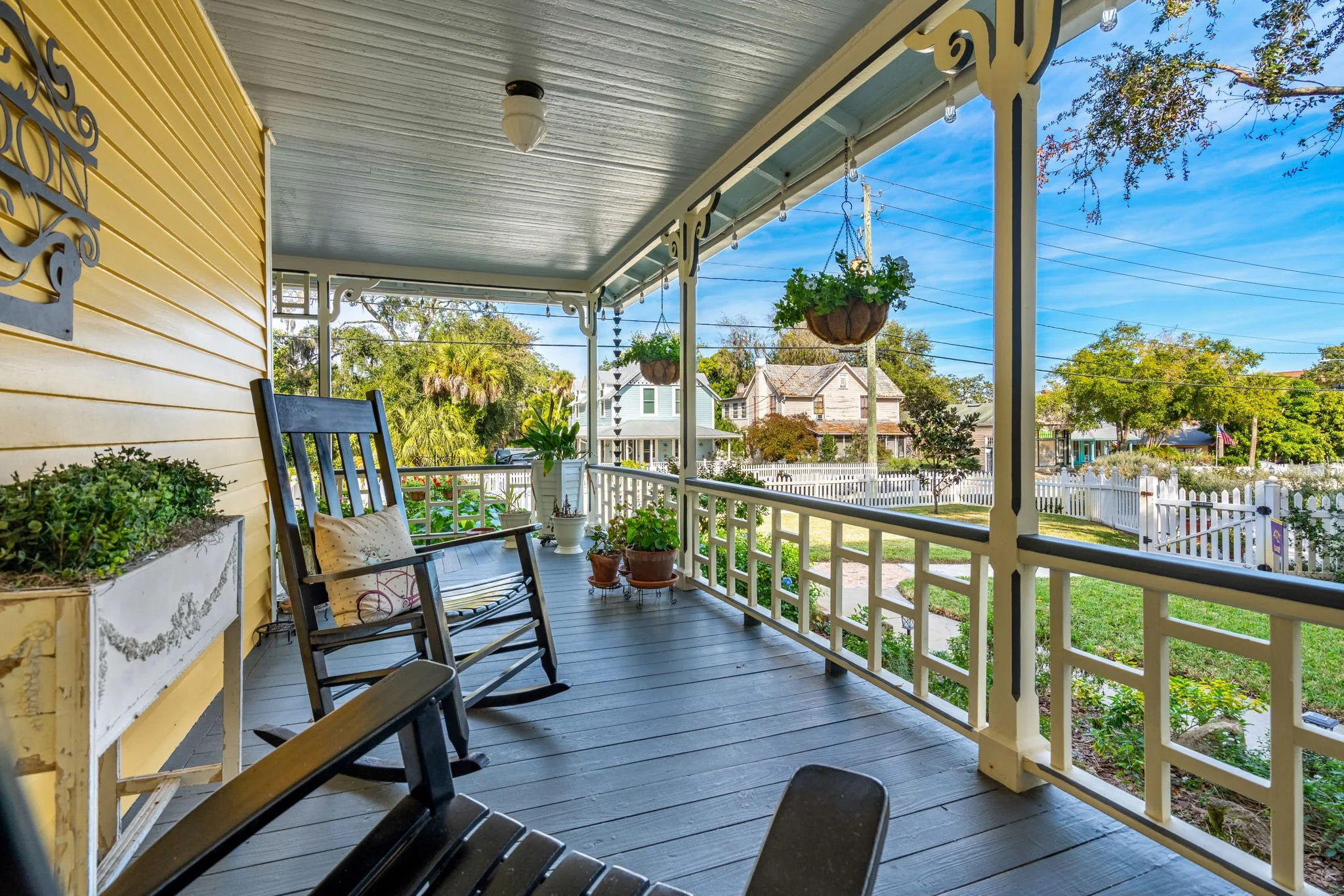 wrap around porch 1.jpg