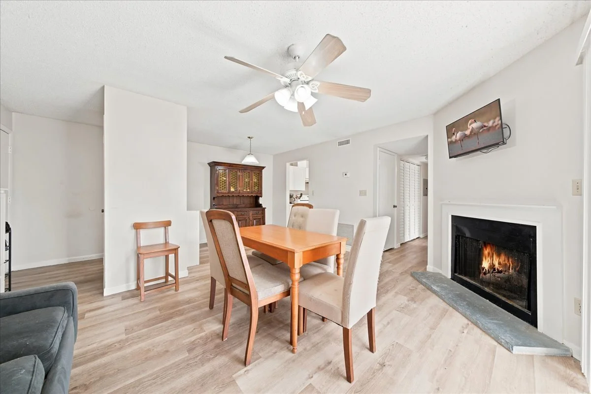 Living Room 2.jpg