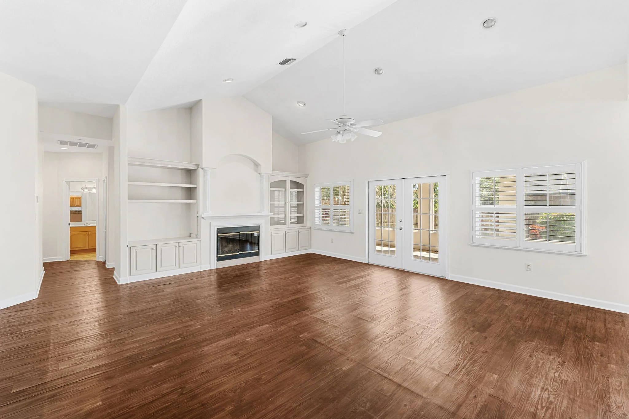 livingroom 2.jpg