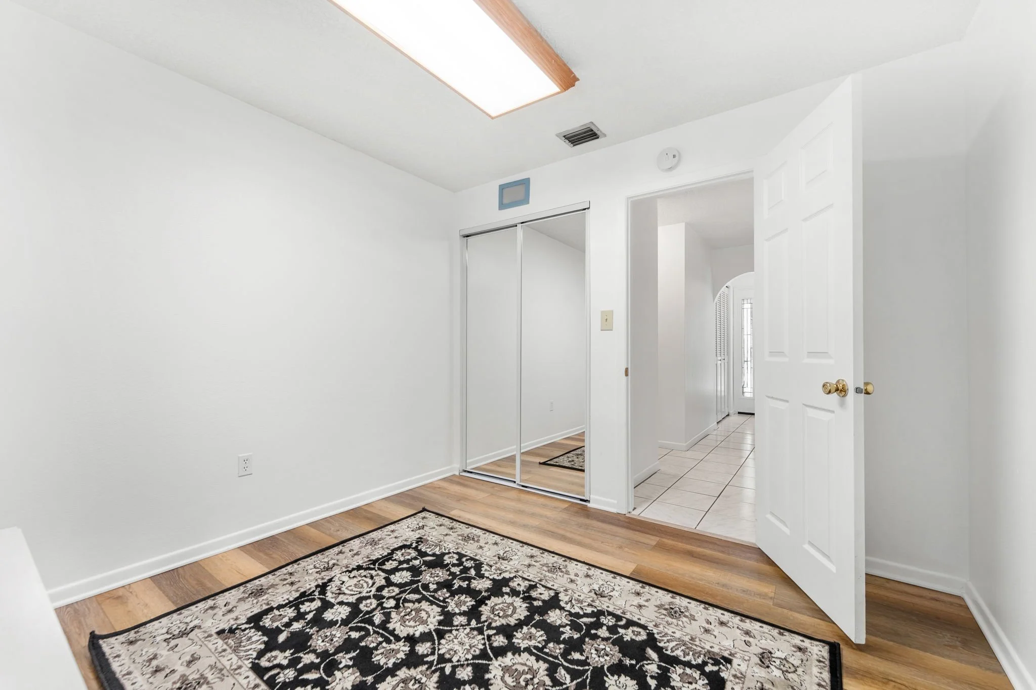 bedroom 1-2.jpg