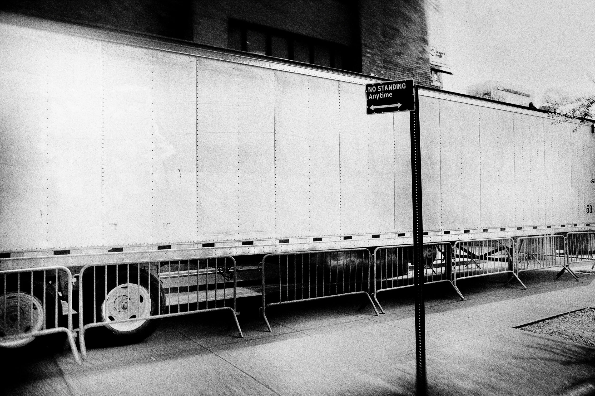  no standing.  / gramercy park. nyc. 