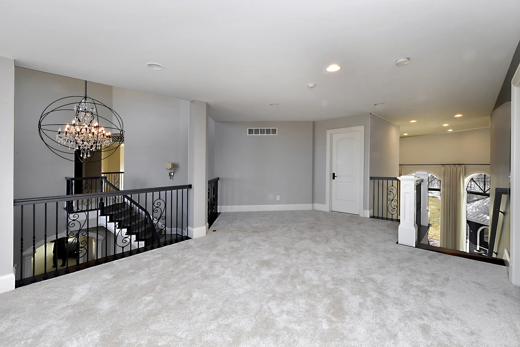 350 Calamus Circle Upper Level FR 3 MLS.jpg