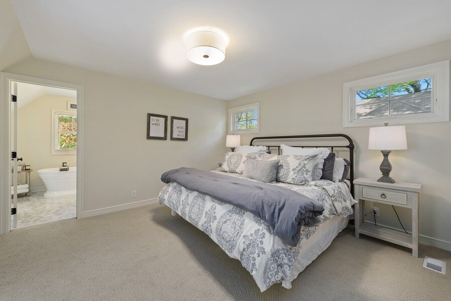 13_224BentonAve_2019_LowRes.jpg