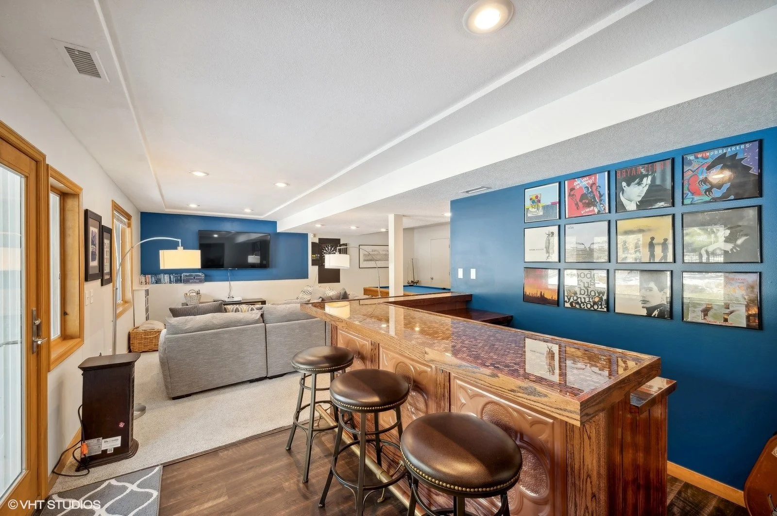 37_8360W109thSt_2049_Large.jpg