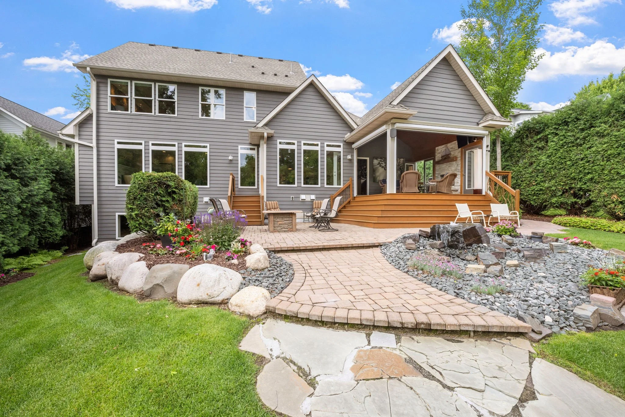 17-web-or-mls-221 George St-17.jpg