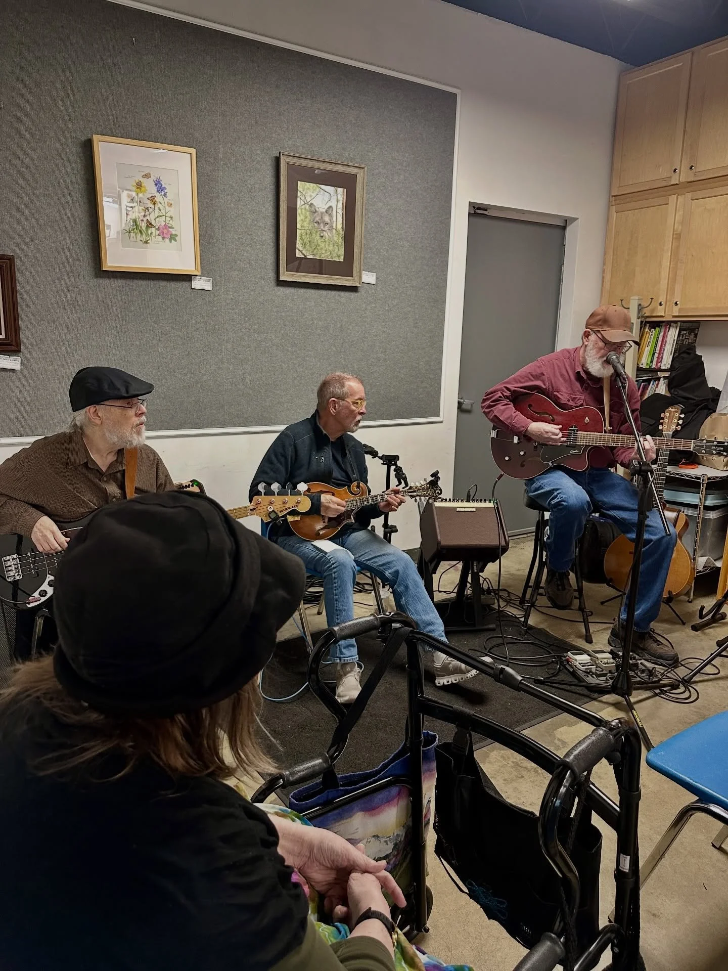 Nothing like starting the year surrounded by art and community! 🧡
Thank you to everyone who joined us for our January First Friday and filled the district with art, energy, and community. This is just the beginning &mdash; see you next month!🙌🎨